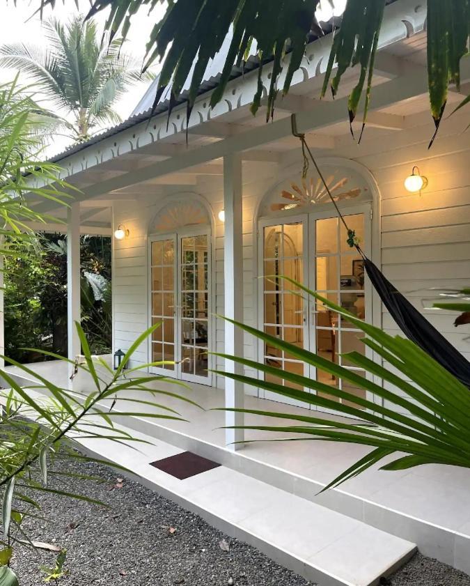 Cabinas Selvin Y Blanca Puerto Viejo de Talamanca Exterior photo